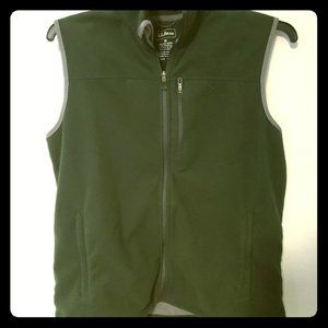 Men's LL BEAN Sleavless Sweater Green Medium